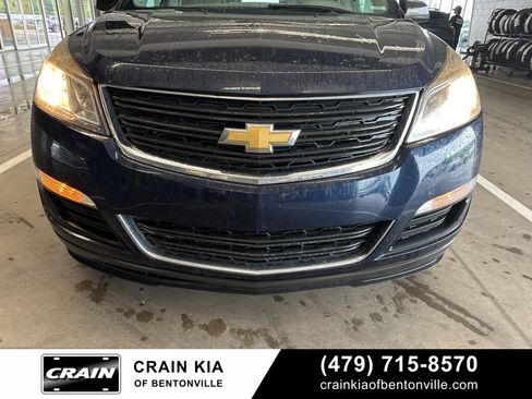 Used 2015 Chevrolet Traverse LS FWD image 9