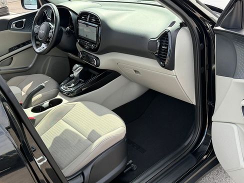 Used 2023 Kia Soul EX image 26
