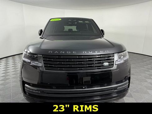 Used 2025 Land Rover Range Rover Long Wheelbase SE image 2