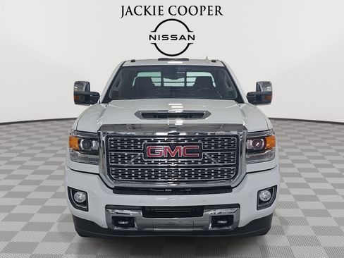 Used 2019 GMC Sierra 3500 Denali w/ Duramax Plus Package image 2