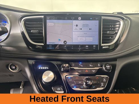 Used 2025 Chrysler Pacifica Limited FWD image 16