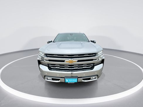 Used 2021 Chevrolet Silverado 1500 LTZ w/ LTZ Premium Package AWD/4WD image 3