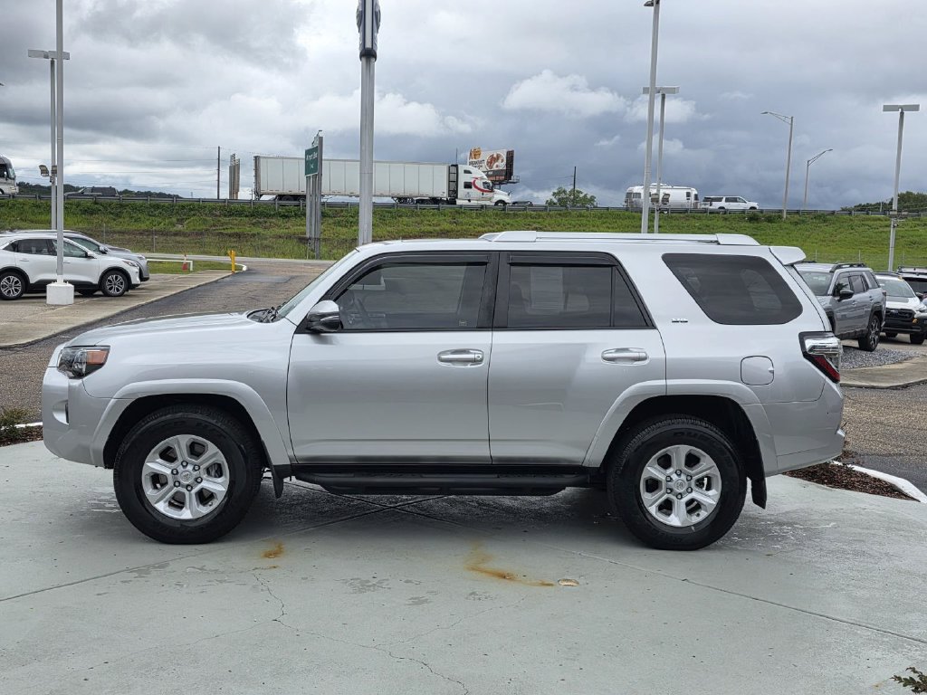 Used 2017 Toyota 4Runner SR5 Premium RWD image 6