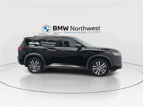 Used 2022 Nissan Pathfinder Platinum w/ Cargo Package image 5