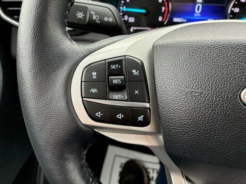 Used 2023 Ford Explorer XLT w/ Equipment Group 202A AWD/4WD image 27