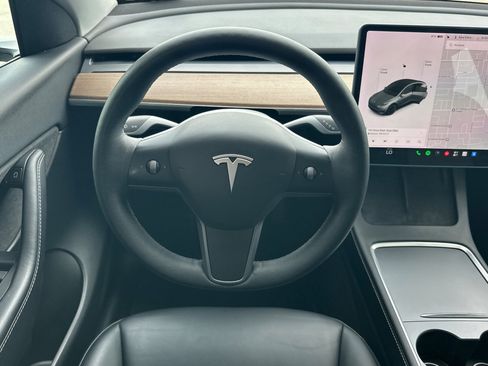Used 2021 Tesla Model Y Long Range AWD/4WD image 14