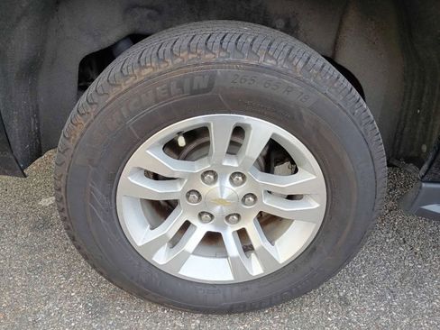 Used 2020 Chevrolet Suburban LT image 21