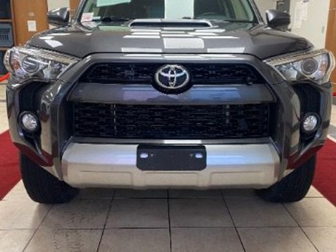 Used 2019 Toyota 4Runner TRD Off-Road image 5