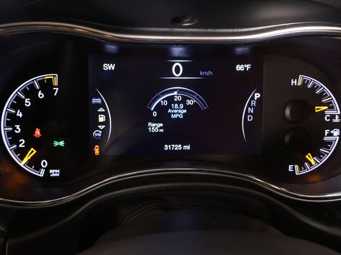 Used 2019 Jeep Grand Cherokee Altitude image 4