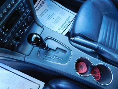 Used 2002 Ford Thunderbird image 29