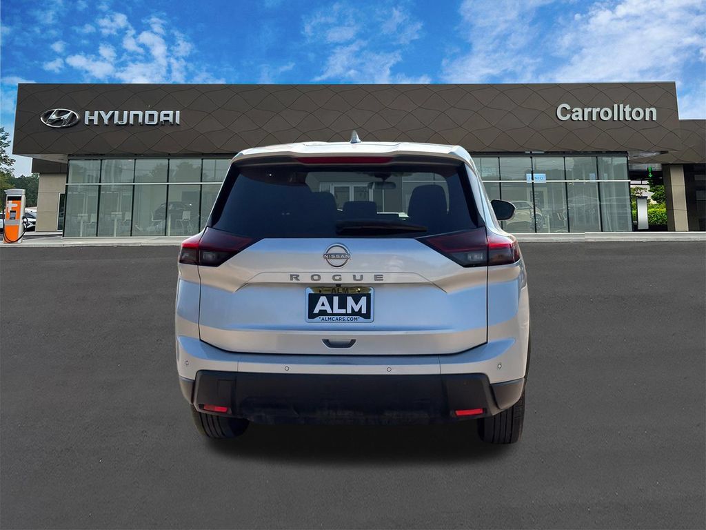 Used 2025 Nissan Rogue SV FWD image 6