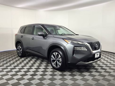 Used 2023 Nissan Rogue SV image 6