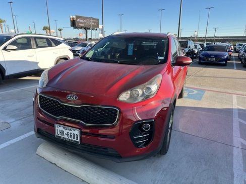 Used 2019 Kia Sportage EX image 2