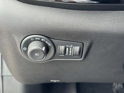 Used 2023 Jeep Compass Altitude w/ Sun and Sound Group image 48