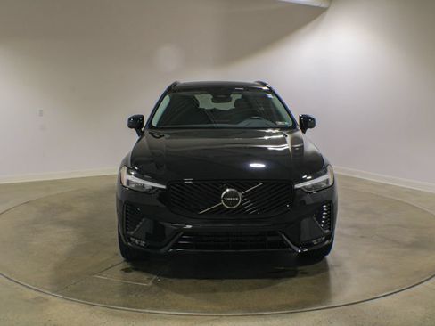 Certified 2026 Volvo XC60 B5 Plus AWD/4WD image 8