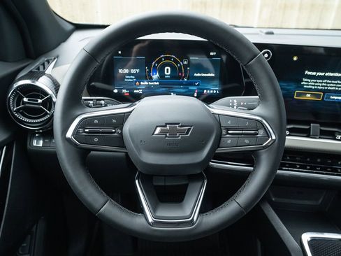 New 2026 Chevrolet Equinox LT w/ Convenience Package II image 17