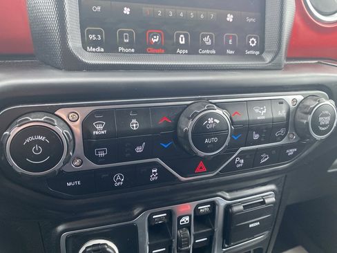 Used 2019 Jeep Wrangler Unlimited Rubicon image 36