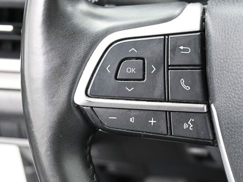 Used 2024 Toyota Grand Highlander XLE image 11