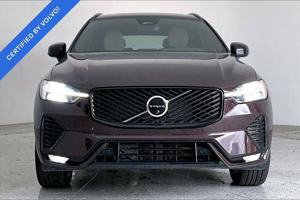 Used 2026 Volvo XC60 B5 Plus w/ Climate Package AWD/4WD image 3