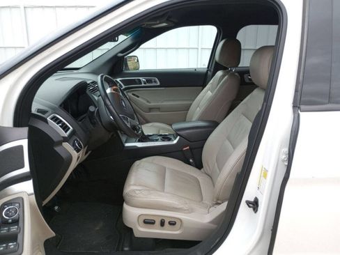 Used 2014 Ford Explorer XLT w/ Equipment Group 202A image 29