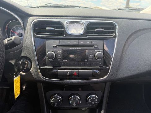 Used 2013 Chrysler 200 Touring FWD image 17