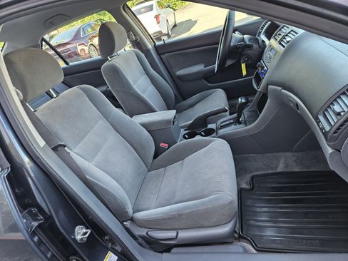 Used 2005 Honda Accord LX image 7