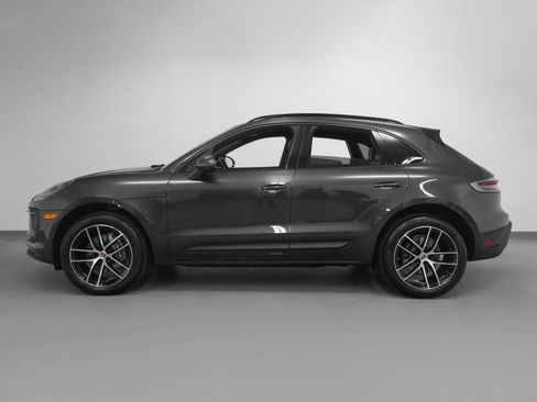 Used 2025 Porsche Macan image 2