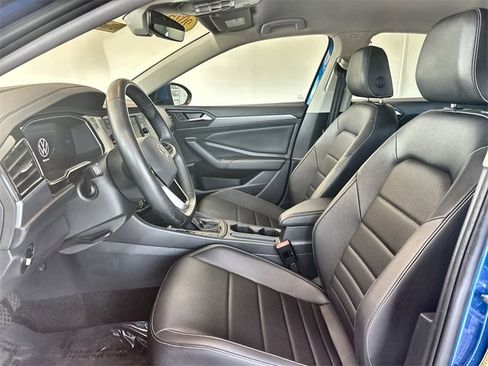 Used 2024 Volkswagen Jetta SE image 19