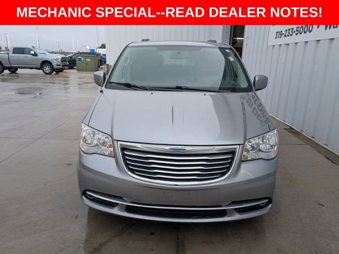 Used 2014 Chrysler Town & Country Touring image 20