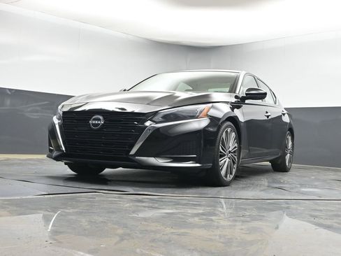 Used 2024 Nissan Altima 2.5 SL image 9