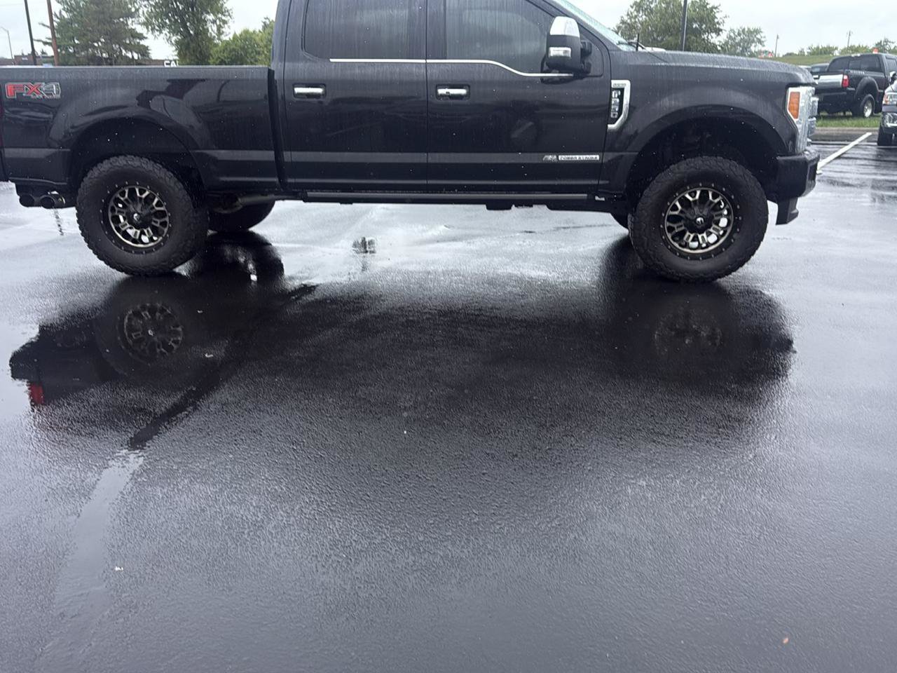 Used 2019 Ford F250 Platinum w/ FX4 Off-Road Package AWD/4WD image 6