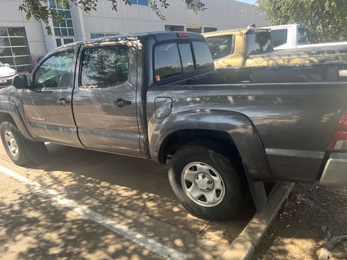 Used 2012 Toyota Tacoma PreRunner w/ SR5 Pkg RWD image 3