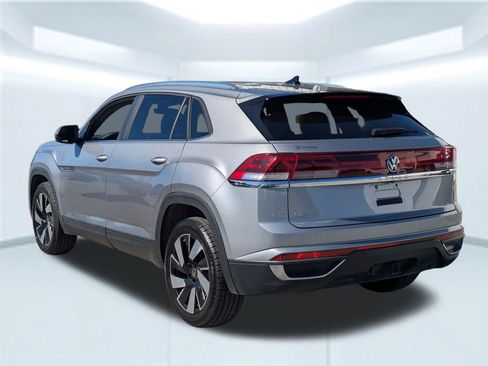 Used 2024 Volkswagen Atlas Cross Sport SE image 4