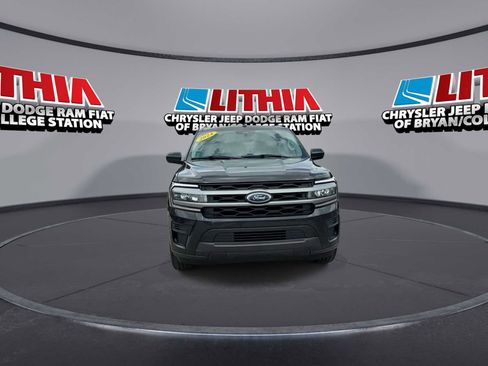 Used 2024 Ford Expedition Max XLT RWD image 3