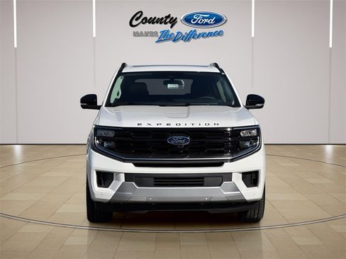 New 2025 Ford Expedition Max Platinum w/ Platinum Ultimate Package image 5