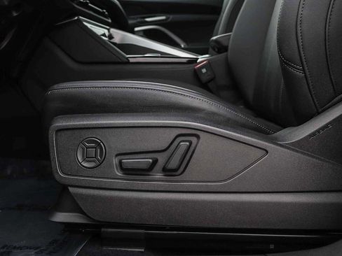 Used 2025 Audi Q5 Premium w/ Convenience Package AWD/4WD image 25