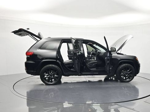Used 2021 Jeep Grand Cherokee Laredo X AWD/4WD image 49