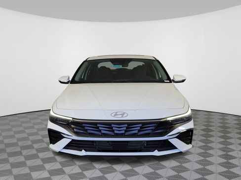 New 2025 Hyundai Elantra Limited image 41