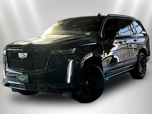 Used 2023 Cadillac Escalade Sport Platinum w/ LPO, ONYX Package image 2