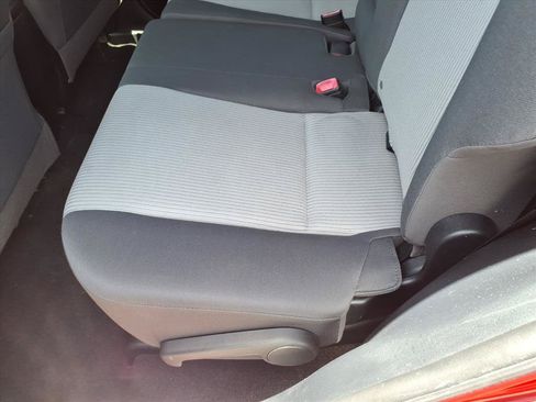 Used 2014 Toyota RAV4 LE FWD image 22