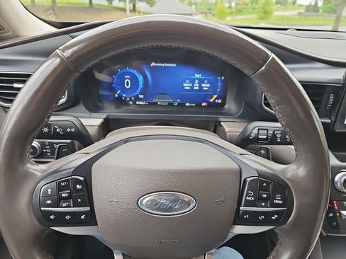 Used 2020 Ford Explorer Platinum AWD/4WD image 22