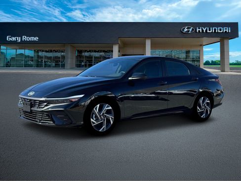 New 2025 Hyundai Elantra SEL FWD image 2