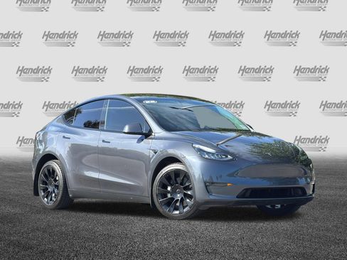 Used 2022 Tesla Model Y Long Range AWD/4WD image 2
