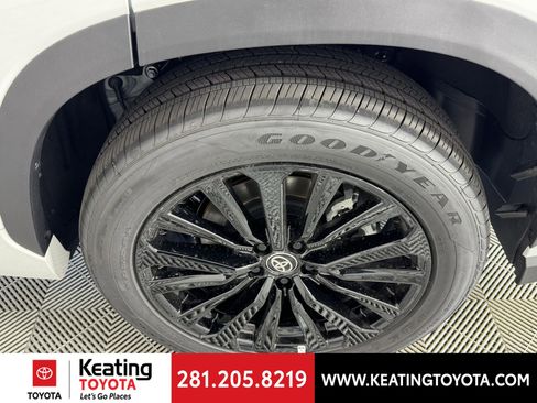 New 2026 Toyota Highlander XSE image 15