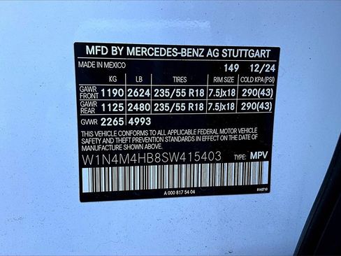 Used 2025 Mercedes-Benz GLB 250 4MATIC image 35