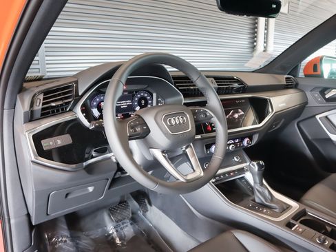 New 2025 Audi Q3 2.0T Premium image 17