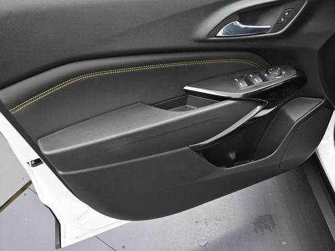 Used 2024 Chevrolet Trax ACTIV w/ Sunroof Package FWD image 11