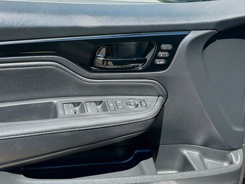 Certified 2024 Honda Odyssey Touring image 17