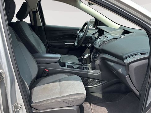 Used 2018 Ford Escape SE FWD image 12