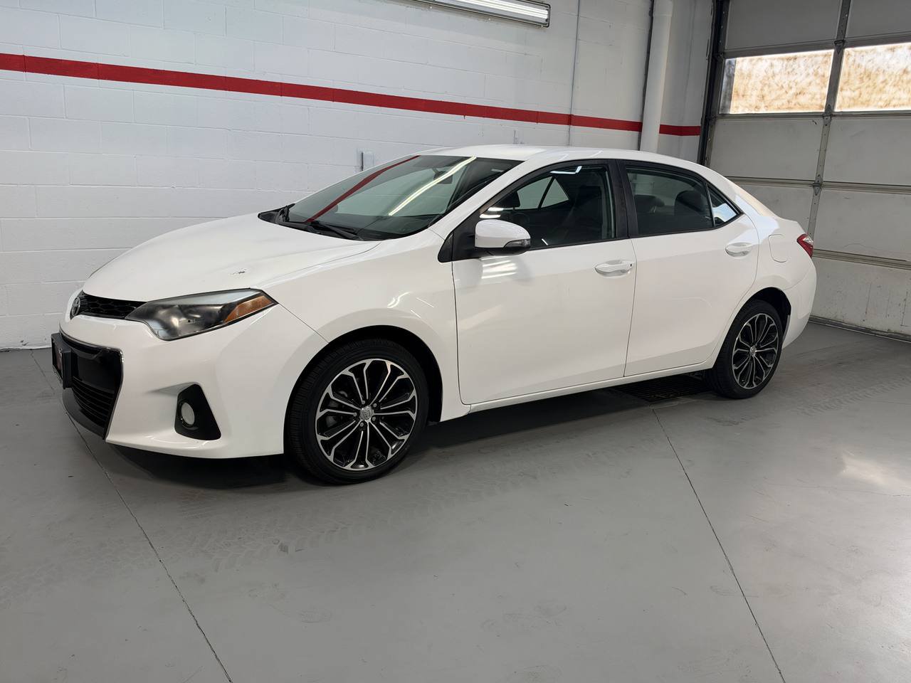 Used 2016 Toyota Corolla S FWD image 2